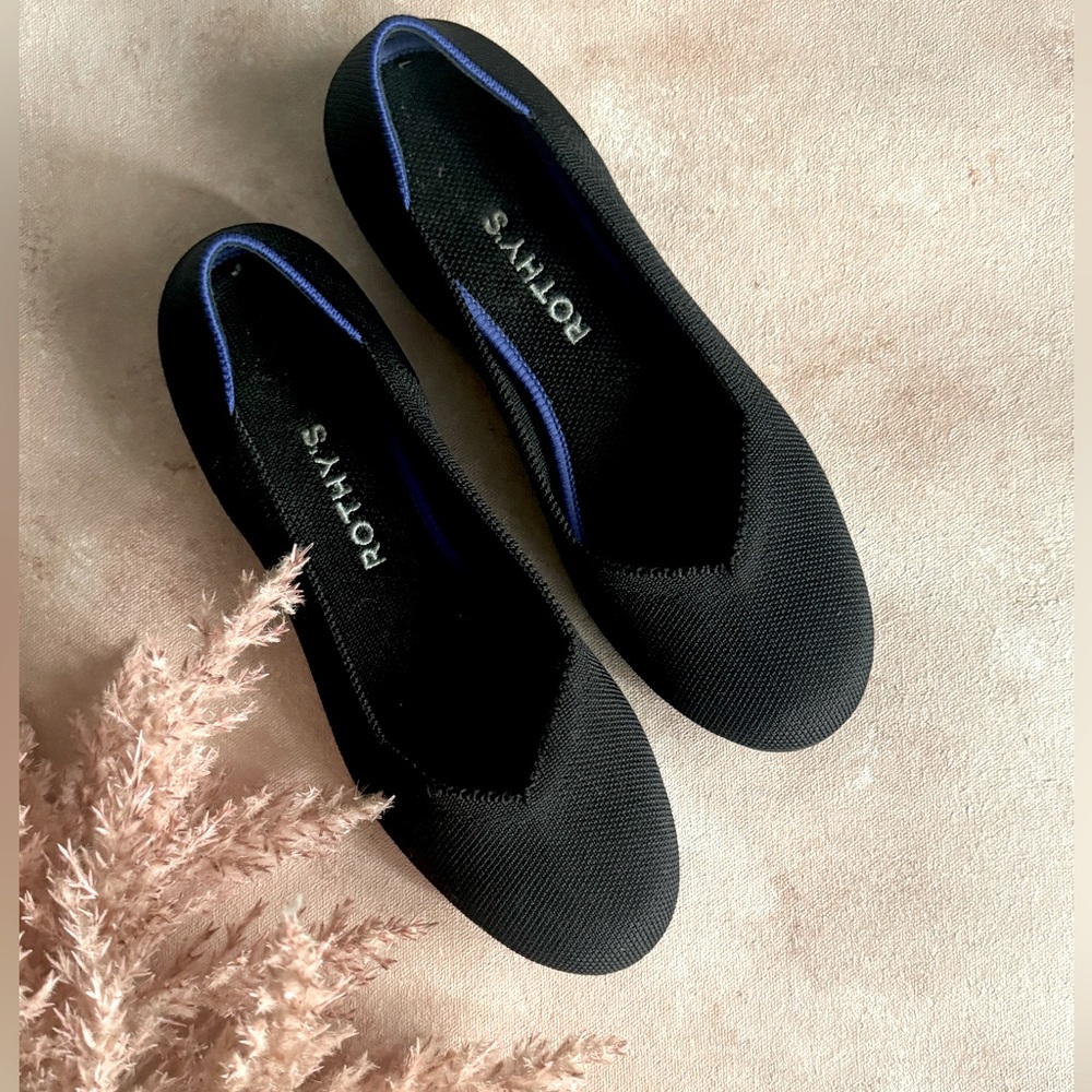 Black classic Rothy’s